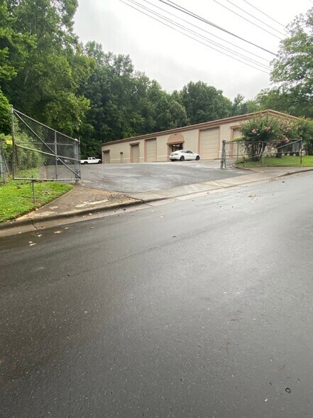 Primary Photo Of 2030 Boyer St, Charlotte Industrial For Sale