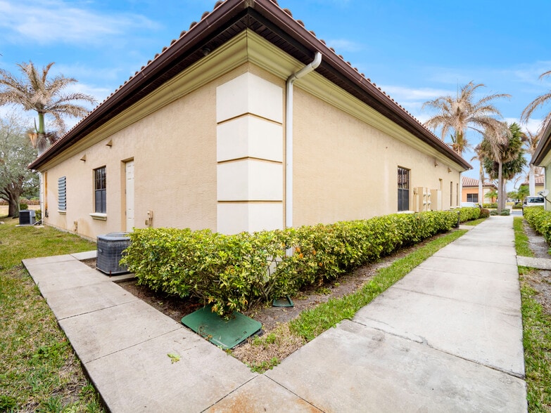 More Photos Of 336 N Babcock St, Melbourne Medical For Sale