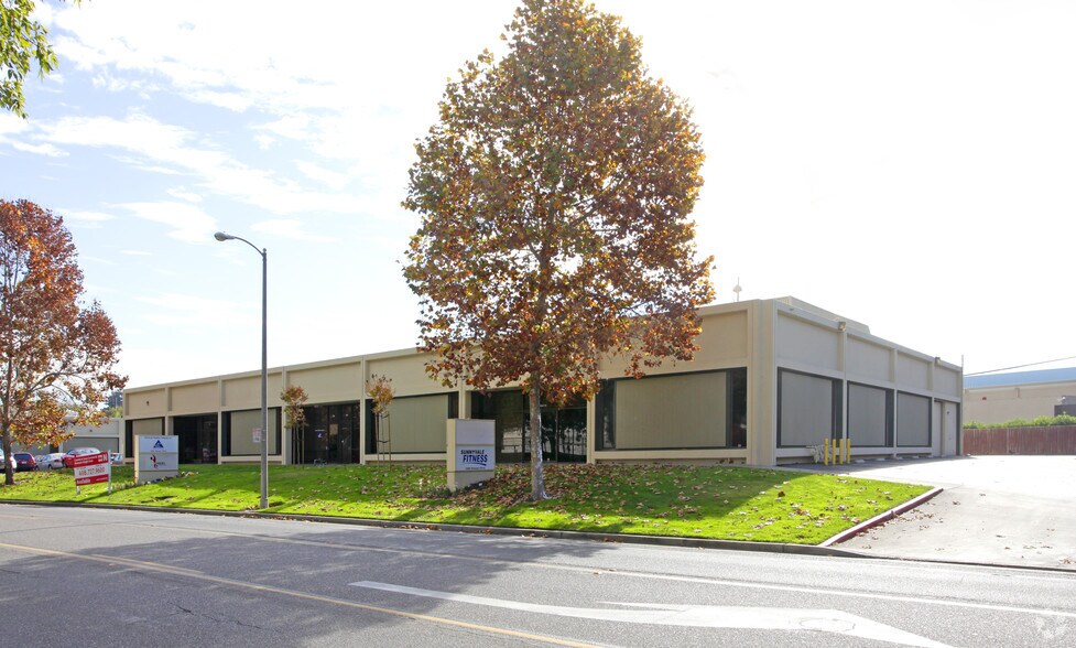 More Photos Of 1004-1010 Stewart Dr, Sunnyvale Light Distribution For Lease