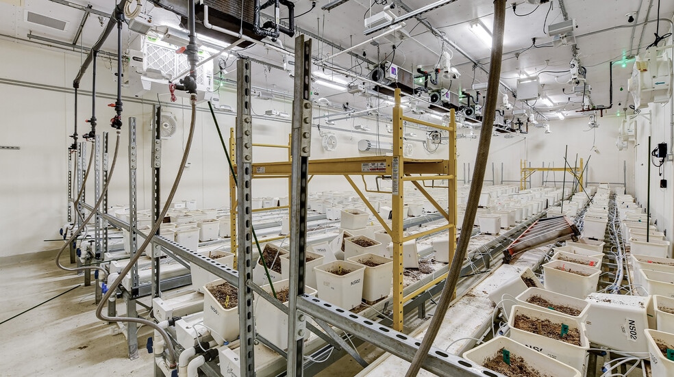 More Photos Of 3443 Neeham Rd, North Las Vegas Light Manufacturing For Sale