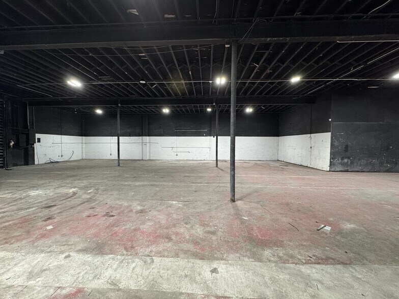 More Photos Of 1046-1048 E 26th St, Hialeah Warehouse For Lease