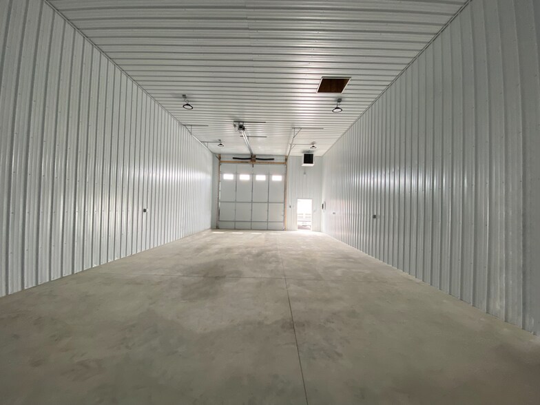 More Photos Of 832 W. Toy Storage Street #B, Billings Service For Lease