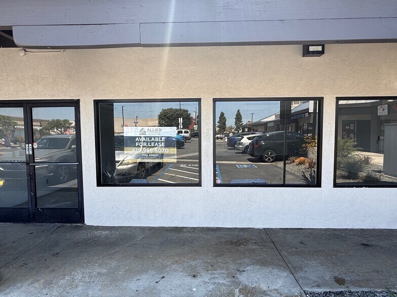 More Photos Of 3175-3185 Midway Dr, San Diego Storefront For Lease