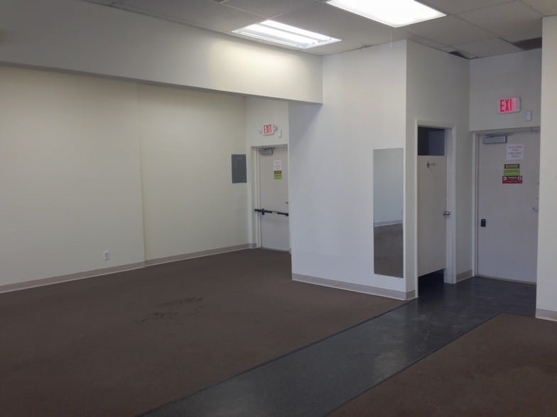 More Photos Of 1006 E Sample Rd, Pompano Beach Storefront For Sale