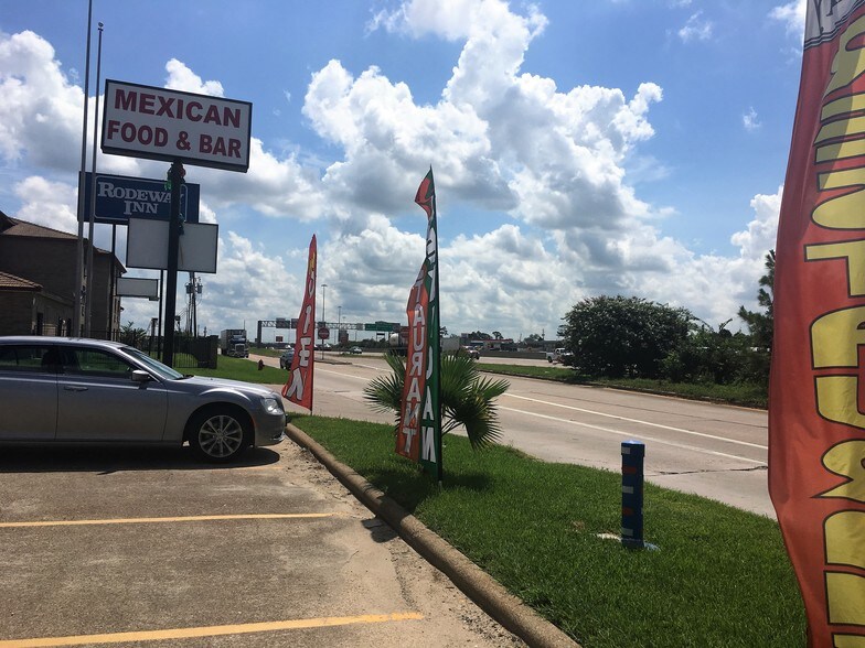More Photos Of 17009 East Fwy, Channelview General Retail For Sale