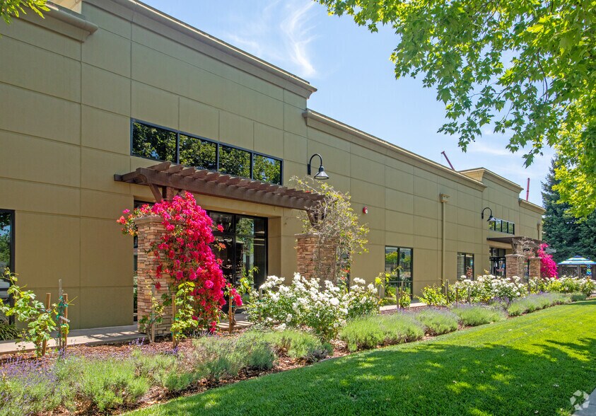 More Photos Of 425 N Whisman Rd, Mountain View Office For Lease