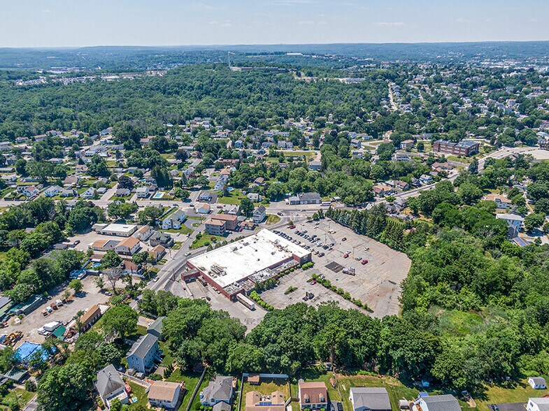 More Photos Of 29 Sunderland Rd, Worcester Supermarket For Sale