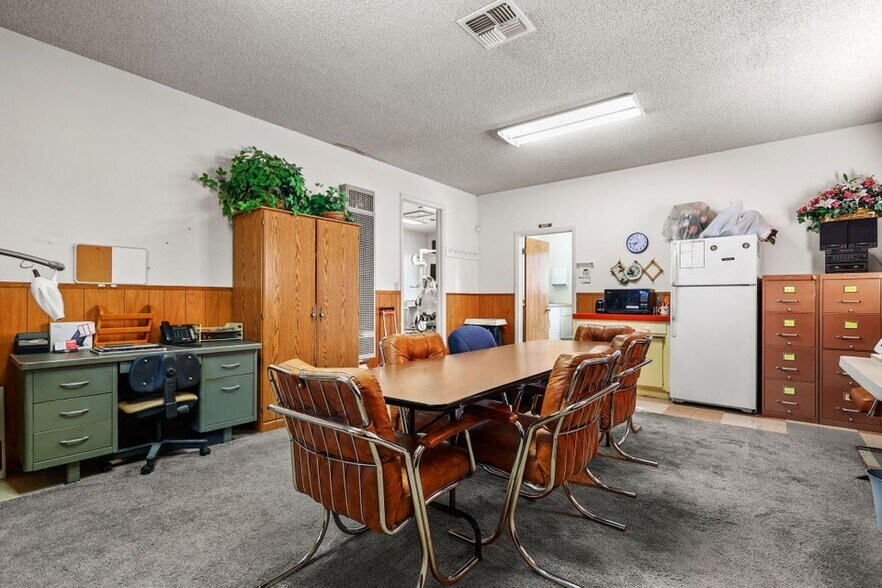 More Photos Of 2081 Victor Ave, Redding Office For Sale