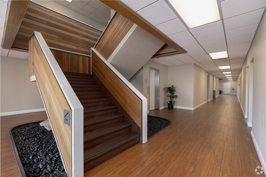 More Photos Of 500 Gulfstream Blvd, Delray Beach Office For Lease