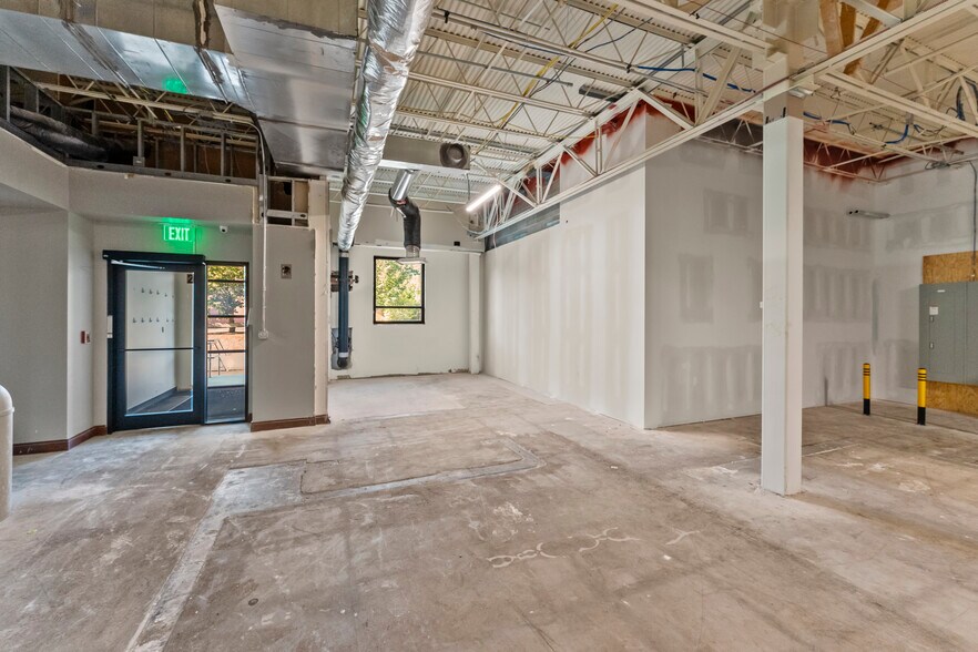 More Photos Of 470 Myles Standish Blvd, Taunton Office For Lease
