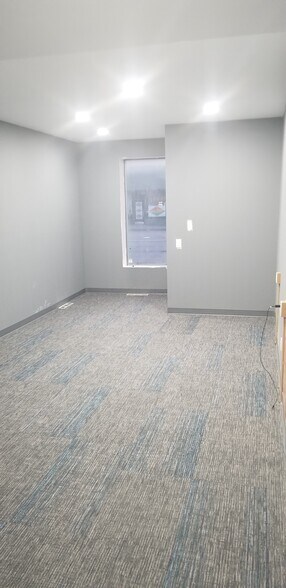 More Photos Of 116 W Grand River Ave, Brighton Storefront Retail Office For Sale