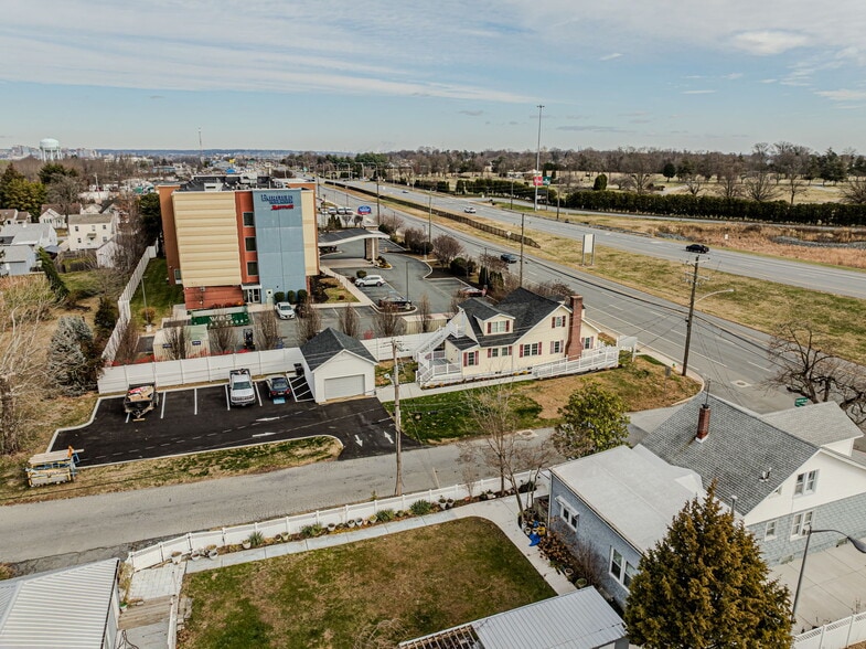 More Photos Of 2101 N Dupont Hwy, New Castle Freestanding For Sale