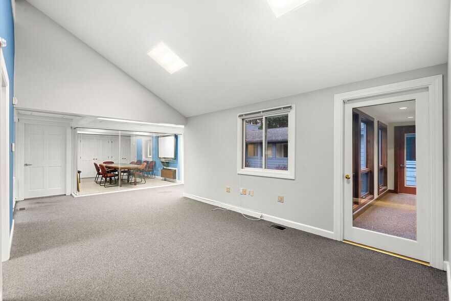 More Photos Of 398 Essex St, Beverly Loft Creative Space For Lease