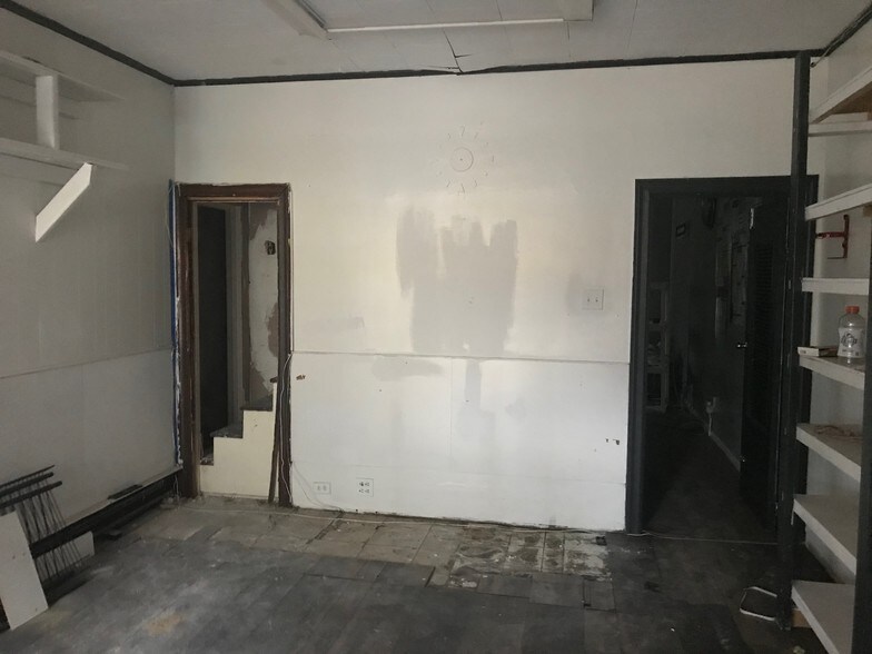 More Photos Of 2422 E Monument St, Baltimore Storefront Retail Residential For Sale