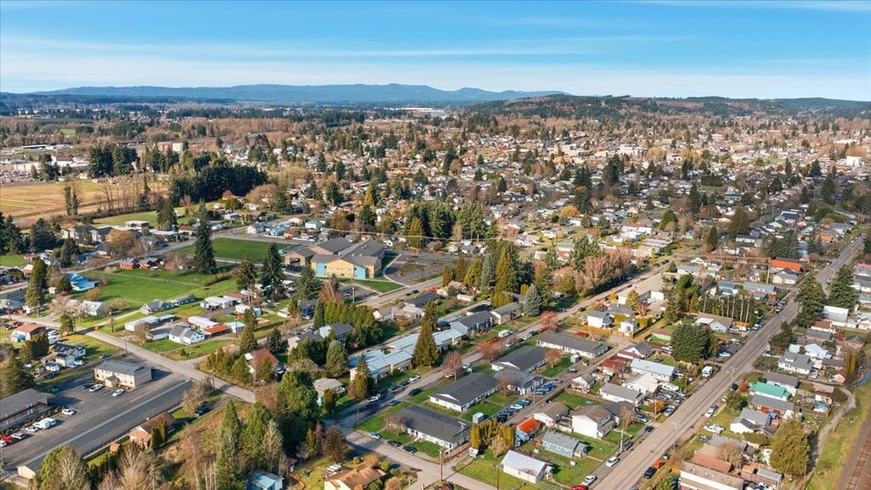 More Photos Of 1100-1105 S Pearl St, Centralia Apartments For Sale