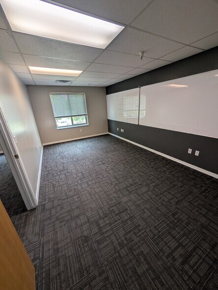 More Photos Of 649 W 9400 S, Sandy Warehouse For Lease