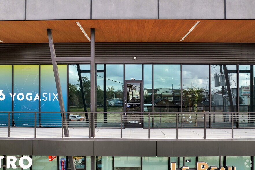 More Photos Of 1324 N Shepherd Dr, Houston Storefront Retail Office For Sale