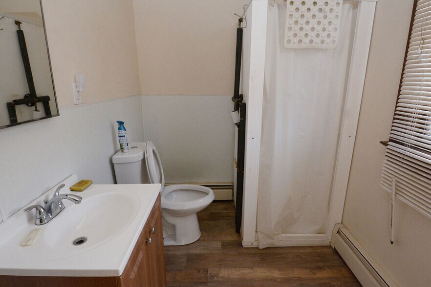 More Photos Of 101 S Main St, Richlandtown Restaurant For Sale