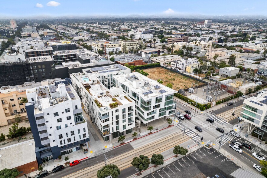 More Photos Of 1550 Lincoln Blvd, Santa Monica Apartments For Lease