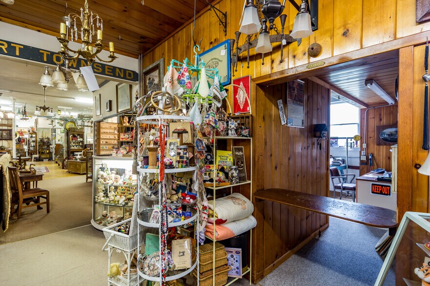 More Photos Of 802 Washington St, Port Townsend General Retail For Sale