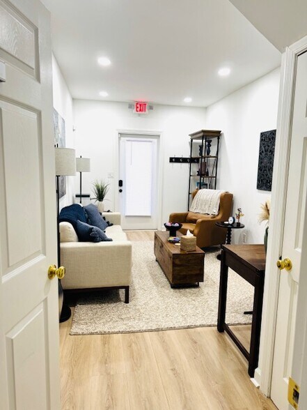 More Photos Of 32 Lenox Pointe NE, Atlanta Coworking Space