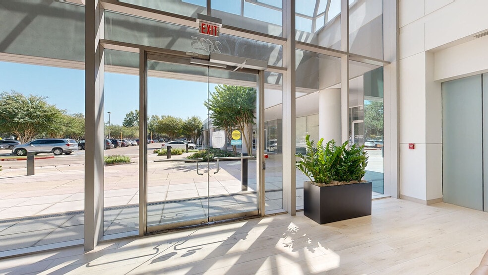 More Photos Of 2525 Bay Area Blvd, Houston Unknown For Lease