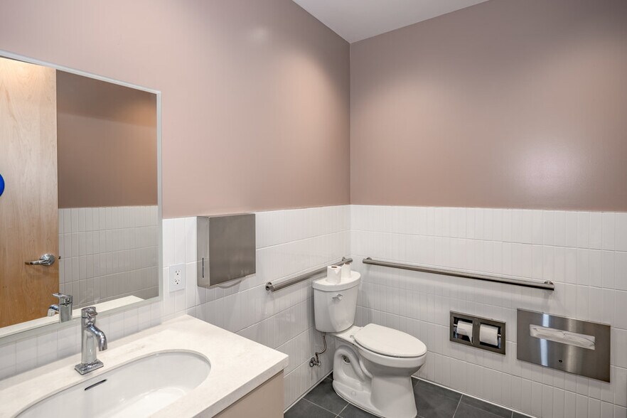 More Photos Of 25425 Orchard Village Rd, Santa Clarita Medical For Sale