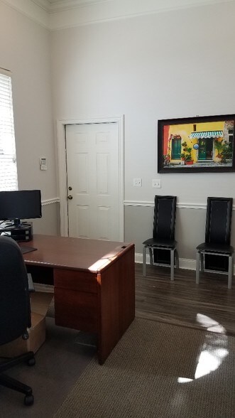 More Photos Of 8833 Perimeter Park Blvd, Jacksonville Medical For Lease