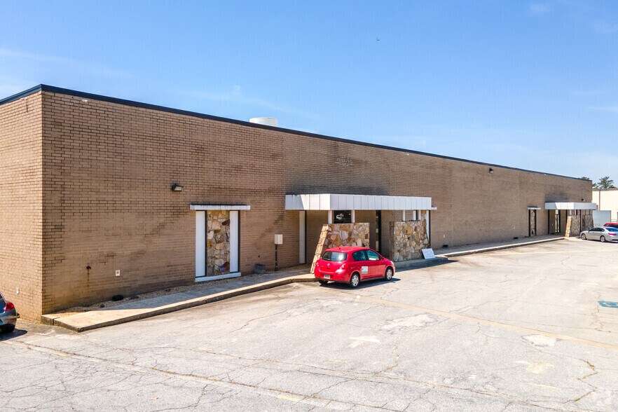 More Photos Of 5600-5700 Drake Dr SW, Atlanta Warehouse For Lease