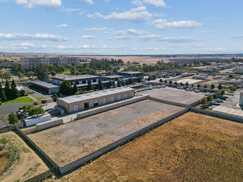 More Photos Of 2920 Industrial Ct, Fairfield Warehouse For Lease