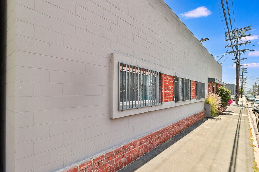 More Photos Of 7340 Fulton Ave, North Hollywood Manufacturing For Lease