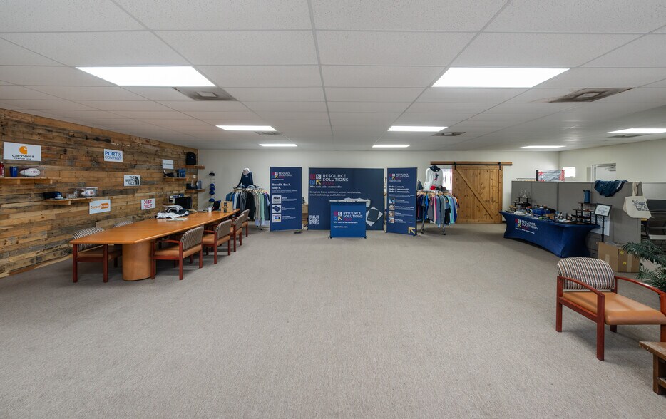 More Photos Of 3028 Mercury Rd, Jacksonville Warehouse For Lease