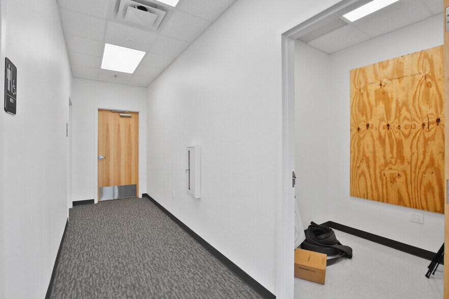 More Photos Of 1125 Redwood Materials Dr, Ridgeville Distribution For Lease