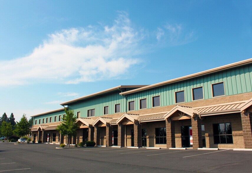 More Photos Of 2500 NE Twin Knolls Dr, Bend Medical For Lease