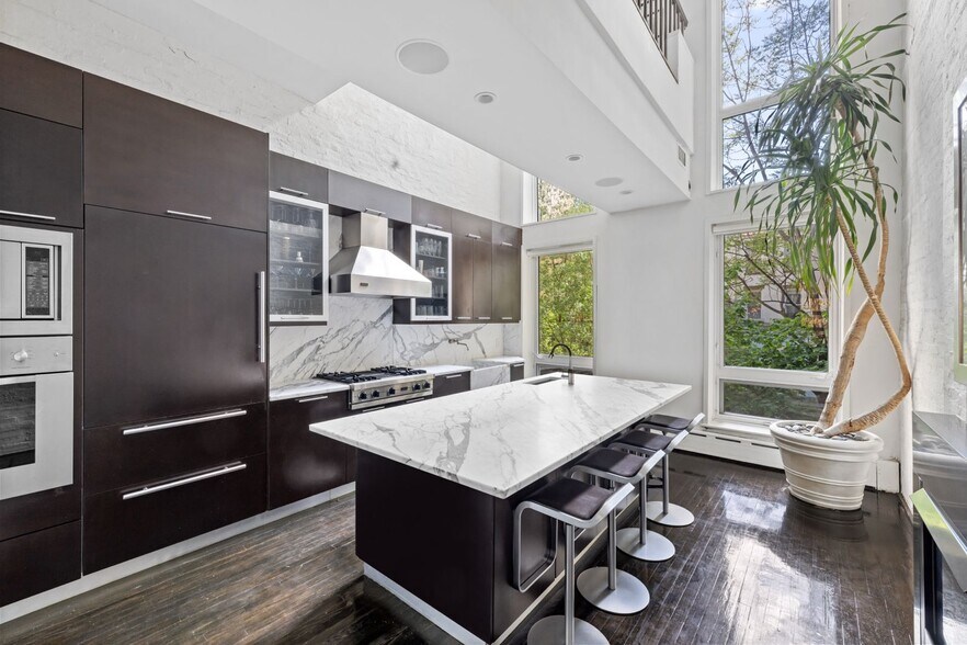 Primary Photo Of 262 W 25th St, New York Apartments For Sale