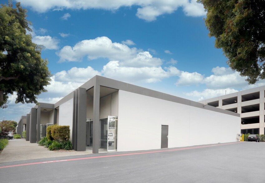 More Photos Of 2984-3018 Scott Blvd, Santa Clara Office For Lease