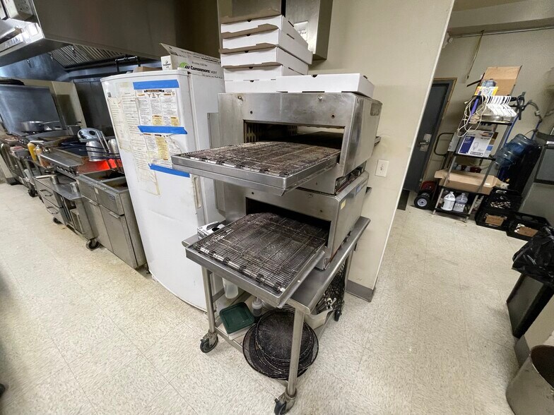 More Photos Of 208 W Arnold Ave, Arnold Restaurant For Sale