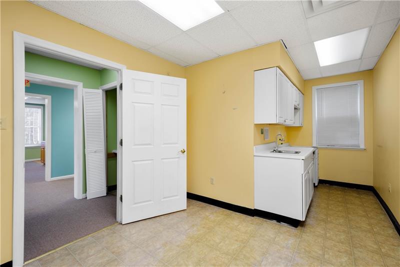 More Photos Of 626 5th Ave, Coraopolis Office Residential For Sale