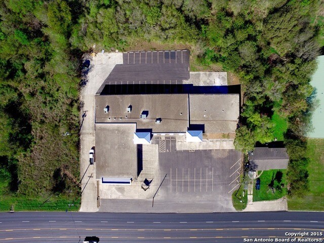 More Photos Of 1701 E State Highway 97, Jourdanton Flex For Lease