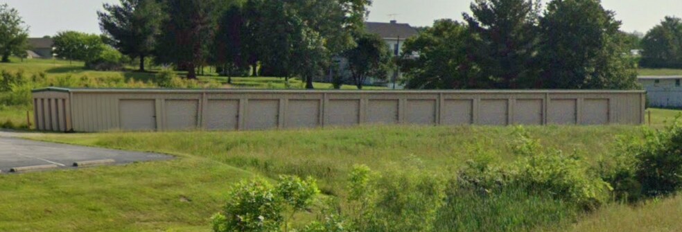 More Photos Of 35 Arnold Ln, Bloomfield Freestanding For Sale