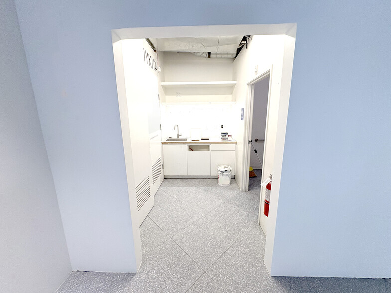 More Photos Of 215 W 9th St, Los Angeles Apartments For Lease