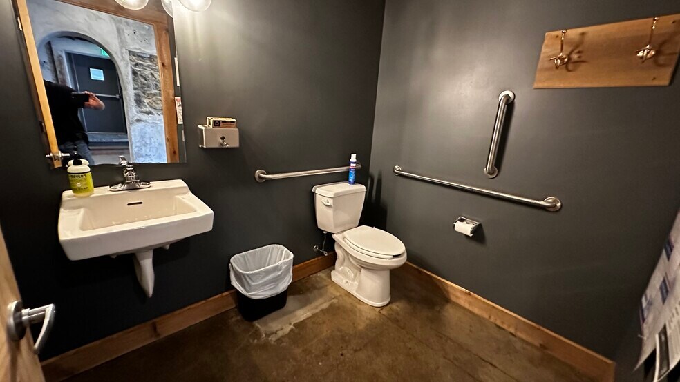 More Photos Of 225 Ferry St, Easton Office Residential For Lease