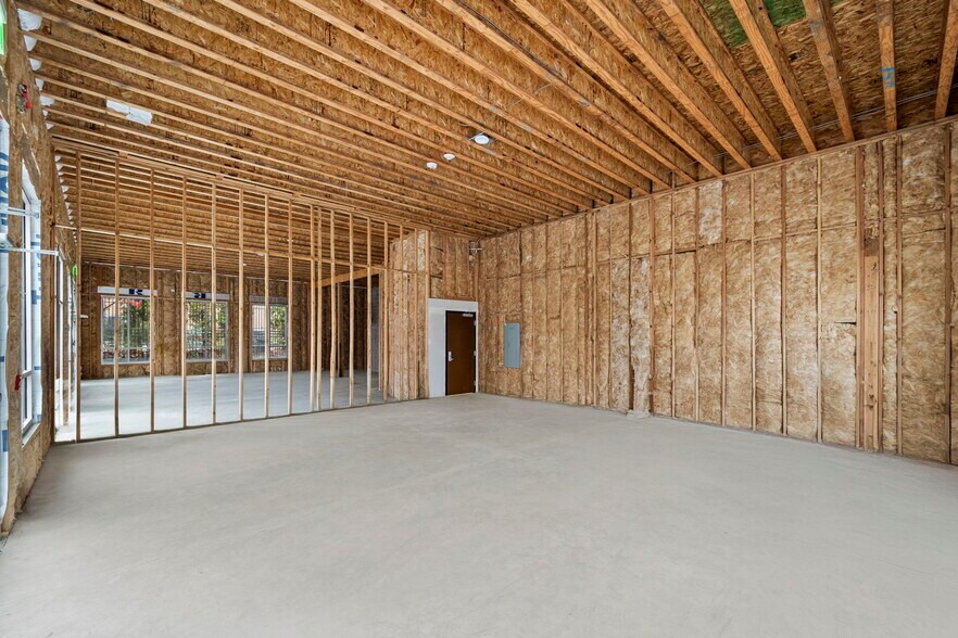 More Photos Of 12828 SE Kent Kangley Rd, Kent Storefront Retail Office For Lease