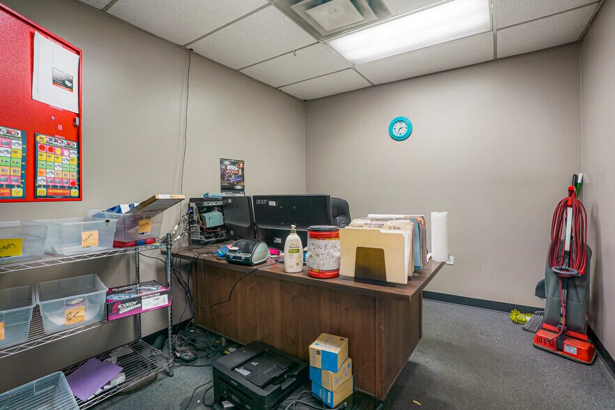 More Photos Of 15601 E 6th Ave, Aurora Auto Repair For Sale