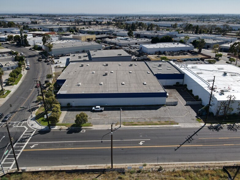 More Photos Of 10015 Greenleaf Ave, Santa Fe Springs Manufacturing For Lease