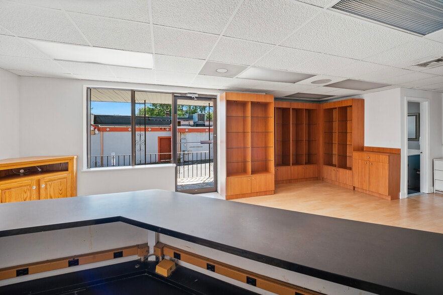 More Photos Of 238 New Britain Rd, Berlin Freestanding For Lease