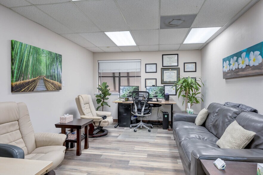 More Photos Of 700-H Everhart Rd, Corpus Christi Office For Sale