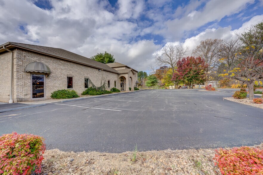 More Photos Of 1129 Thomas Jefferson Rd, Forest General Retail For Sale