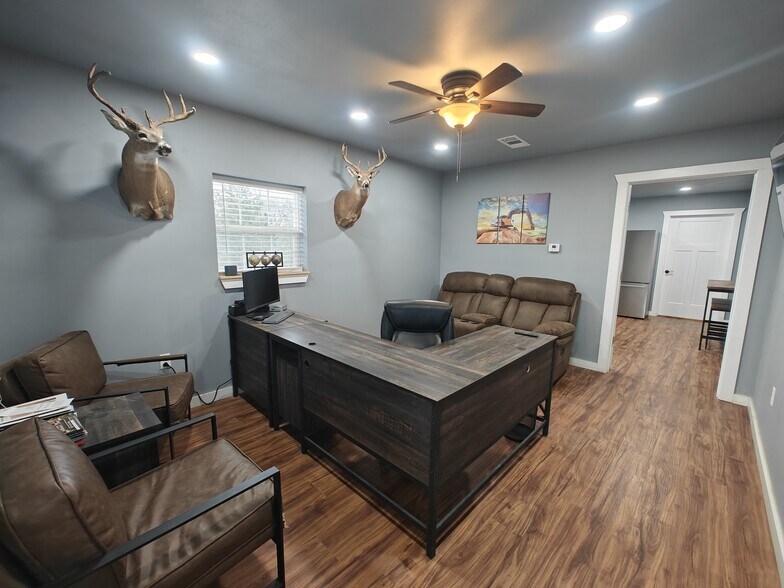 More Photos Of 32514 Highway 82, Cookson Flex For Sale