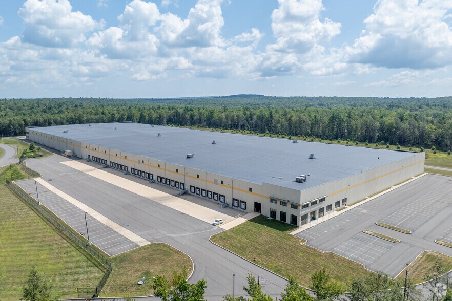 Primary Photo Of 198 Commercial Blvd, Blakeslee Warehouse For Lease